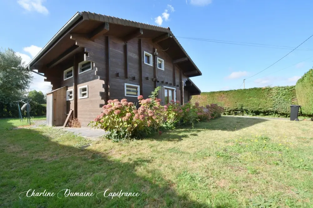 Chalet with 621 m² of Land – Asnelles (Calvados)